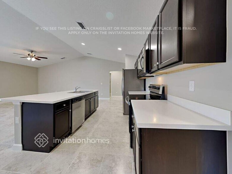 Building Photo - 708 Bremerhaven St NW