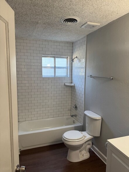 Building Photo - 297 Eastview St