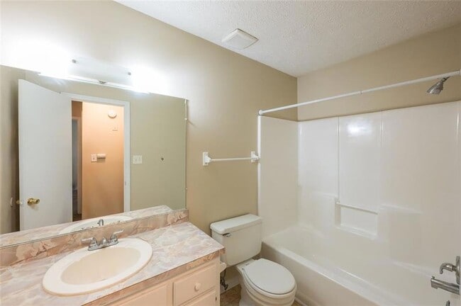 Building Photo - 3038 Courtney Dr