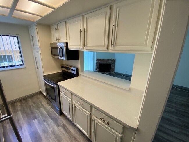 Building Photo - 1444 S Centinela Ave