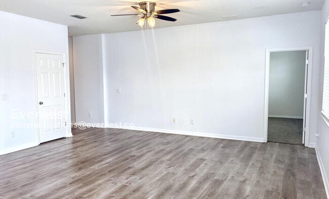 Building Photo - 5110 Claremont Ct