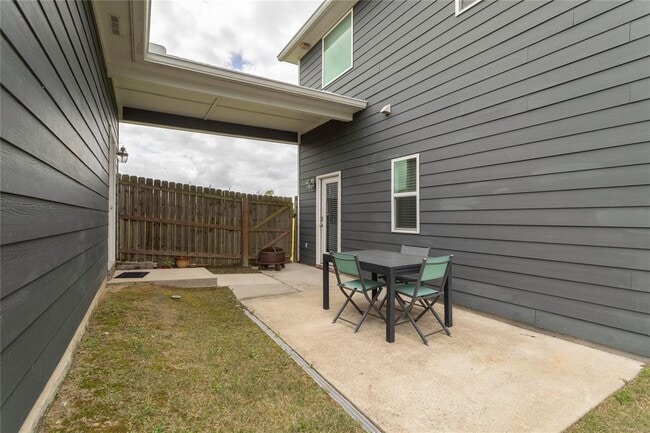 Building Photo - 201 Ave of The Orchards