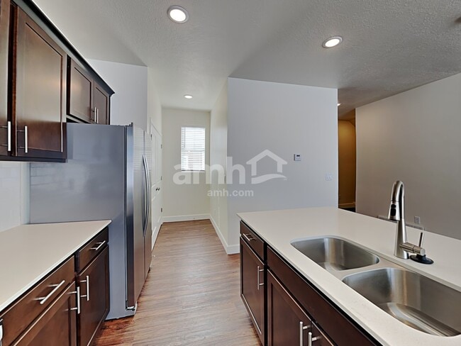 Building Photo - 6098 W Copper Hawk Dr