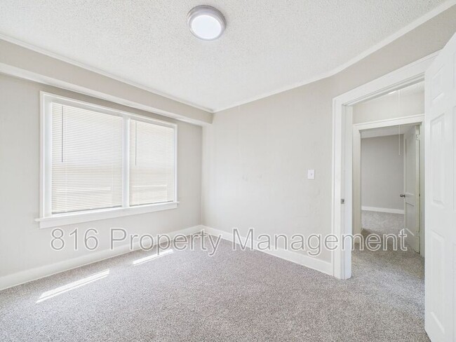 Building Photo - 3904 Bales Ave