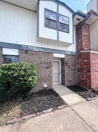 Building Photo - 2105 NW 118th Terrace