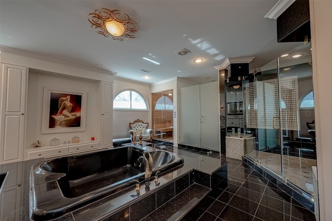 Building Photo - 12445 Memorial Dr