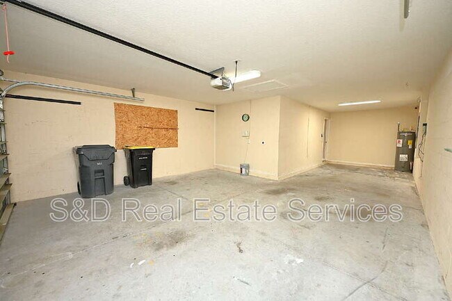 Building Photo - 7147 Cedarcrest Blvd