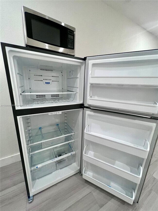 Building Photo - 16621 SW 64th Terrace