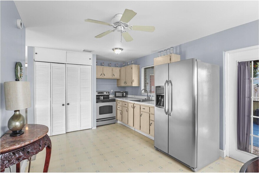 Building Photo - 9412 Bellewood St