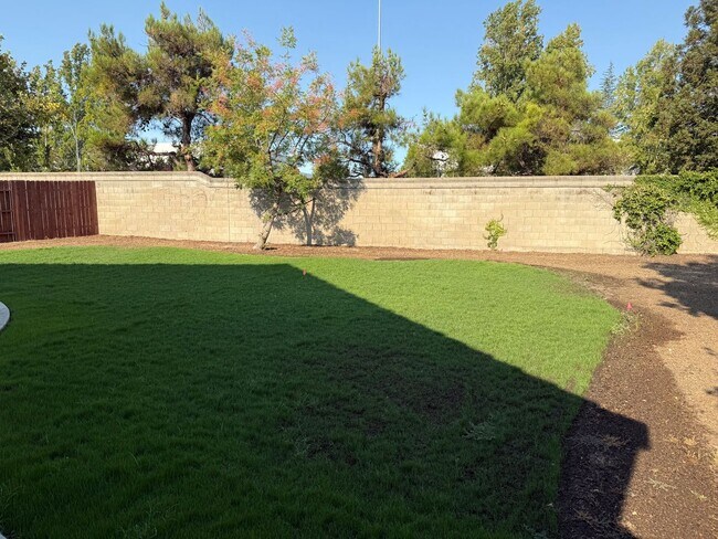 Building Photo - NICE SINGLE STORY HOME NEAR PARK AND SCHOOLS!