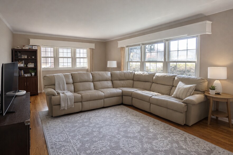 Building Photo - 420 Roberts St