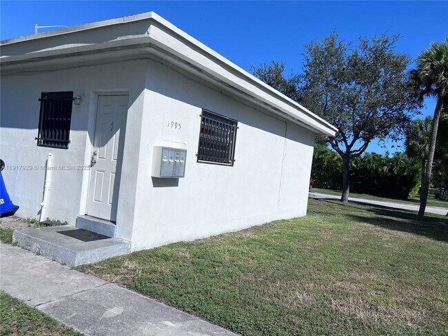 Building Photo - 1995 NE 167th St