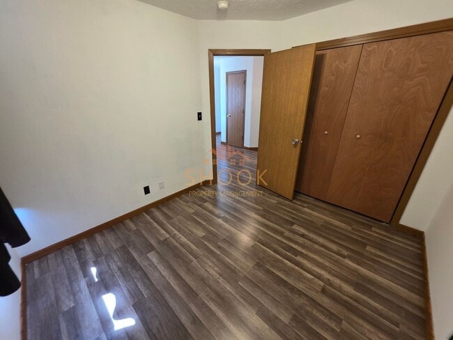 Building Photo - 3BR/2BA in East Side Lexington Farms!