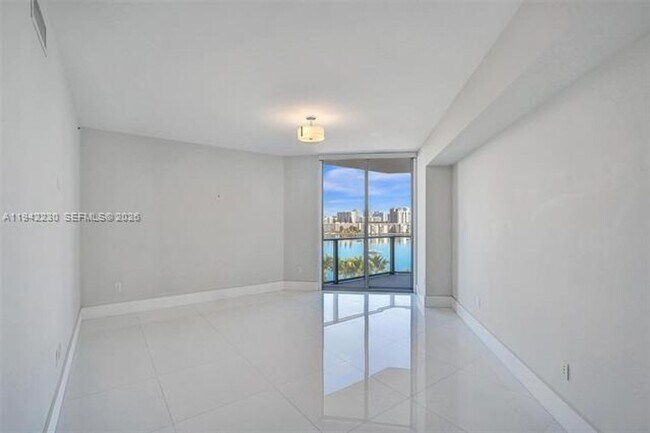 Building Photo - 17301 Biscayne Blvd