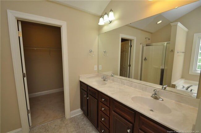 Building Photo - 409 Braxman Ln