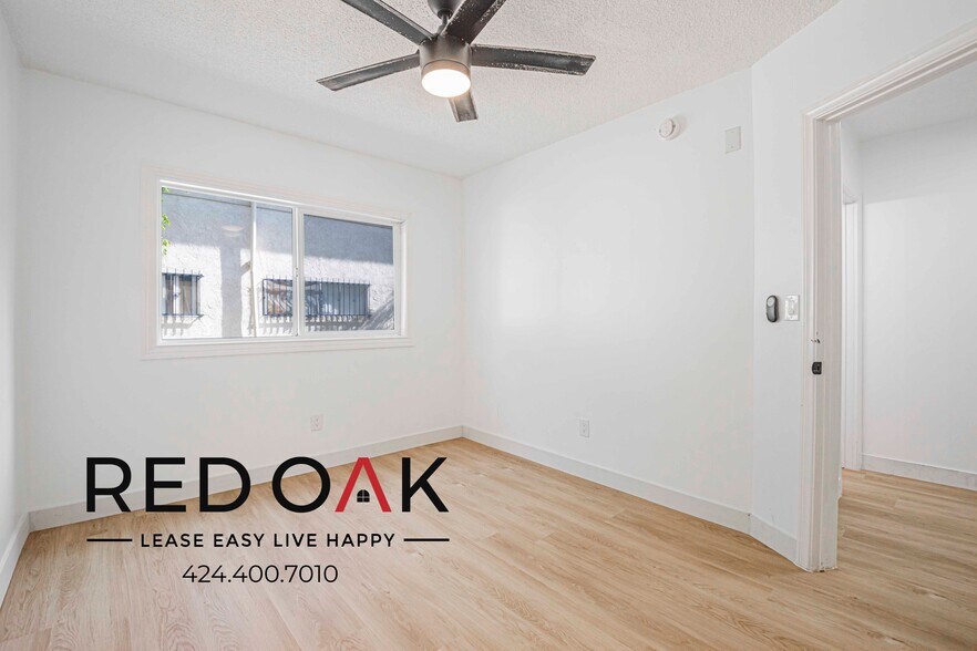 Building Photo - 1800 W Glencrest Ave