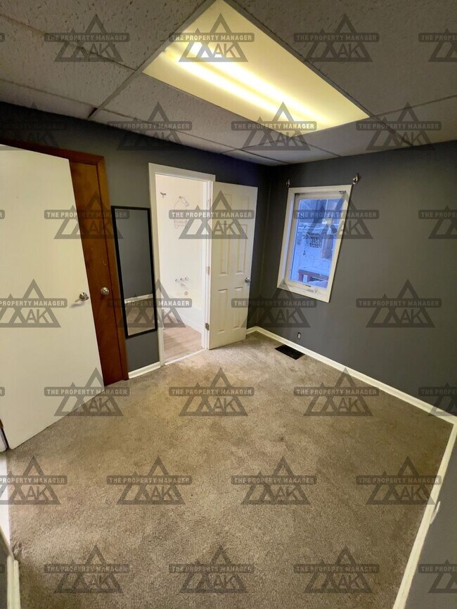 Building Photo - Noble St 1526-