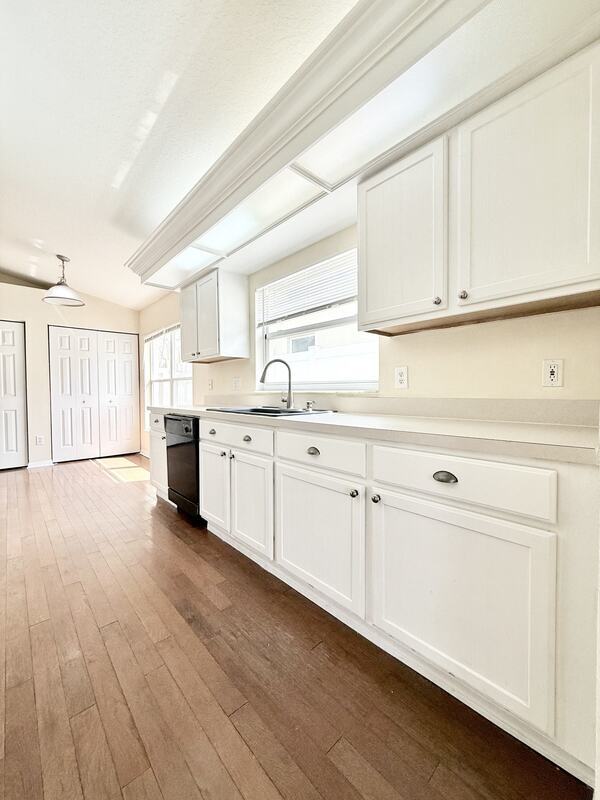 Building Photo - 27519 Sky Lake Cir