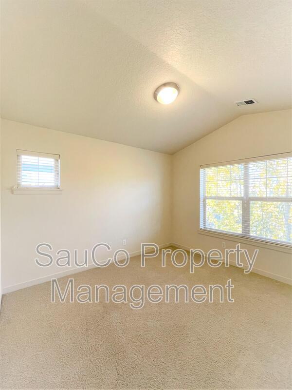 Building Photo - 626 NE Newstead Ln