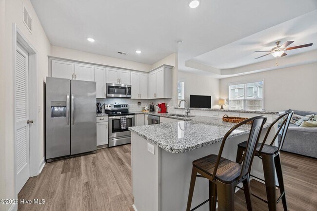 Building Photo - 3 Bed 2 Bath Unfurnished Single Family Home