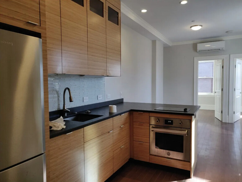 Primary Photo - 83 Myrtle St