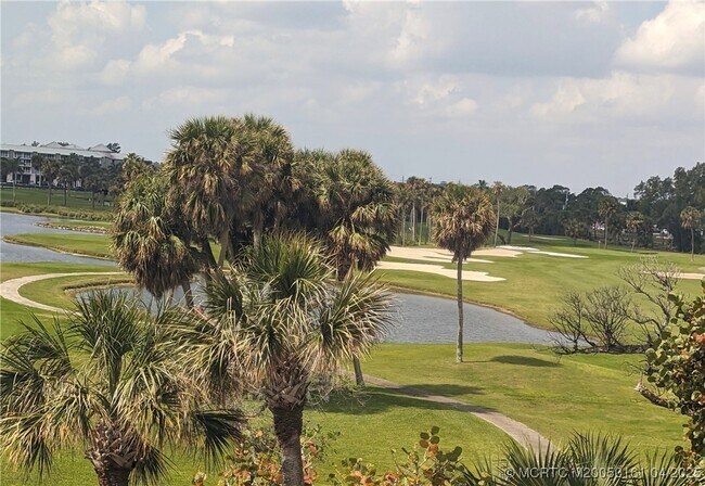 Building Photo - 669 NE Plantation Rd