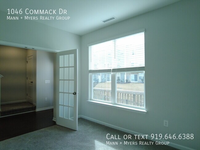 Building Photo - 1046 Commack Dr