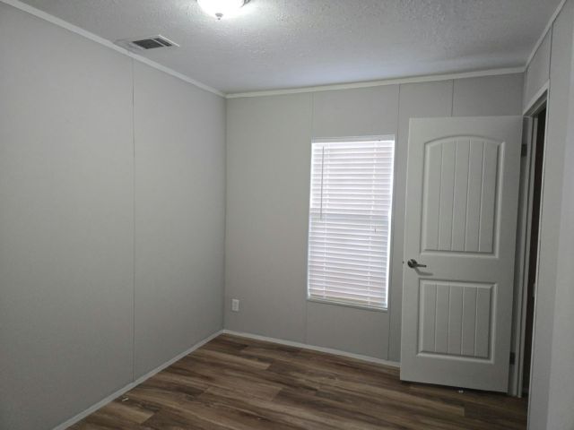 Building Photo - 114 NW 50th Ct