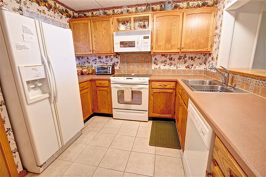 Building Photo - 6100 A1A S