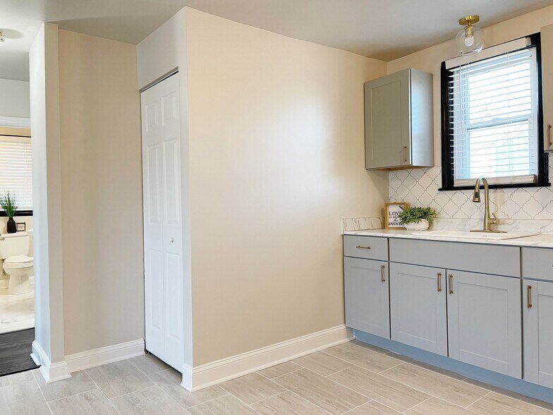 Building Photo - 500 5th St