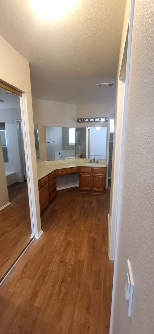 Building Photo - 4 Bedroom, 3 Bath Cul-de-Sac in Hemet
