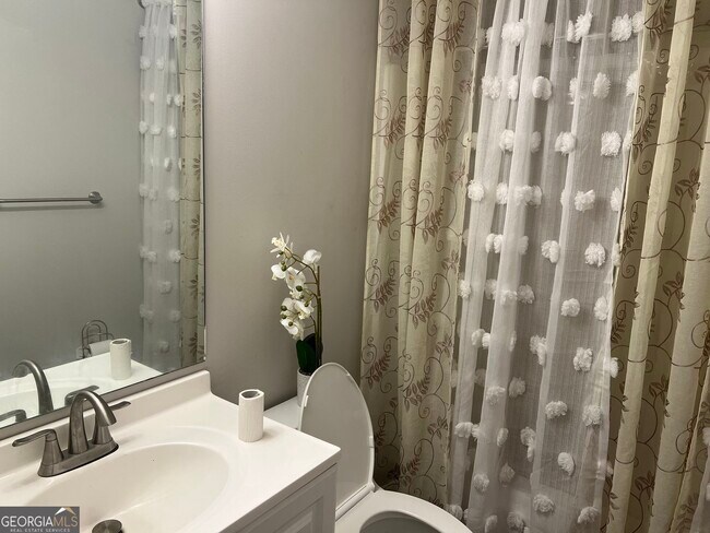 Building Photo - 638 Oberlochen Way