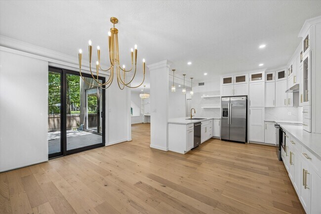 Building Photo - 201 Litchfield Ln