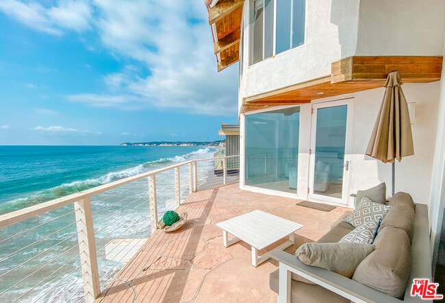 Building Photo - 27112 Malibu Cove Colony Dr
