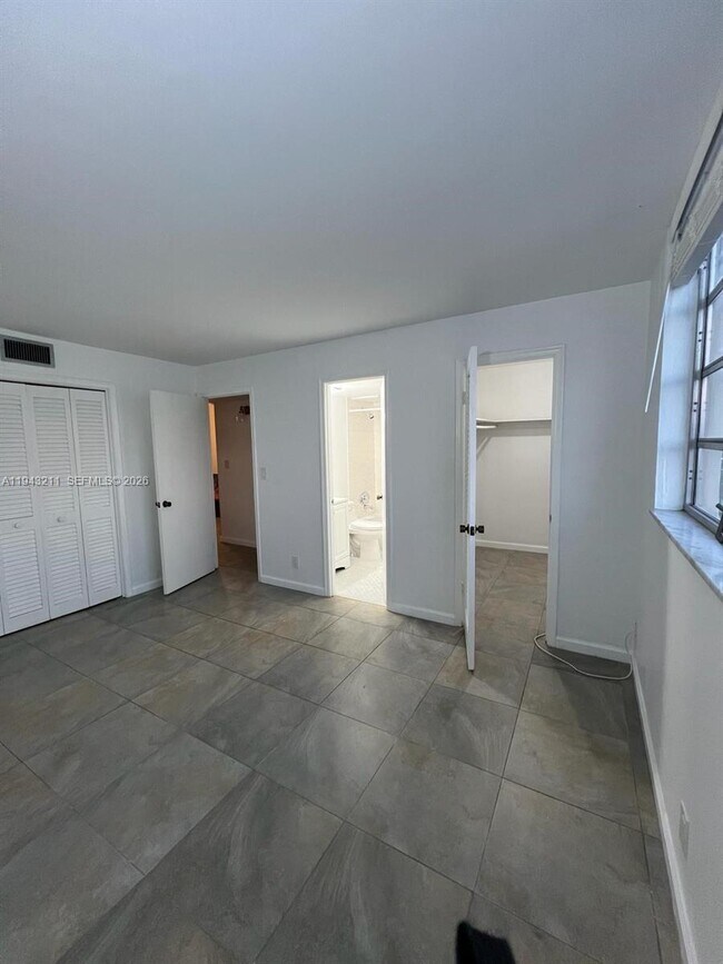 Building Photo - 1811 Jefferson St