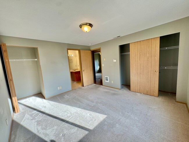 Building Photo - Adorable Quiet park like setting in fruit valley sunsets with landscaping provided