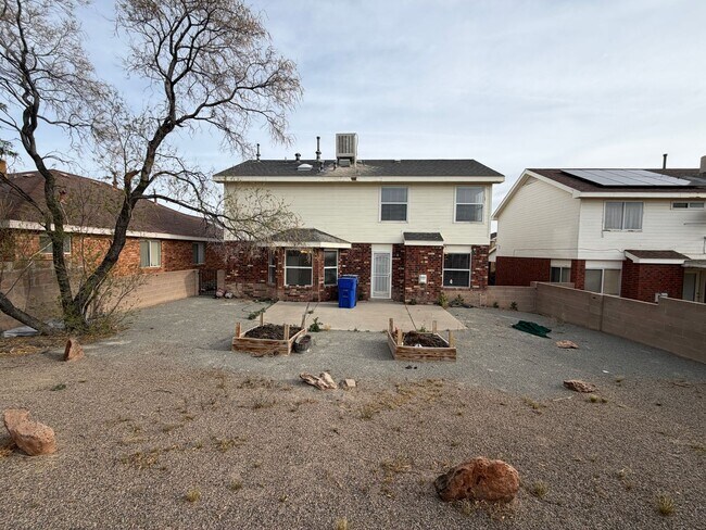 Building Photo - 3 Bedroom Home Available Near Paseo Del Norte Blvd NE & Rainbow Blvd NW!