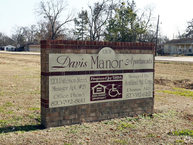 Building Photo - Davis Manor Apartments