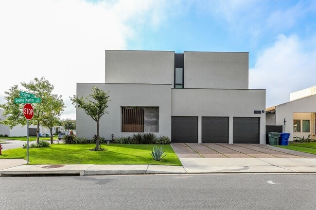 Building Photo - 3013 George Martin Dr