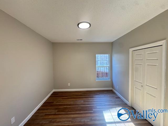 Building Photo - 492 SW Sussex Dr