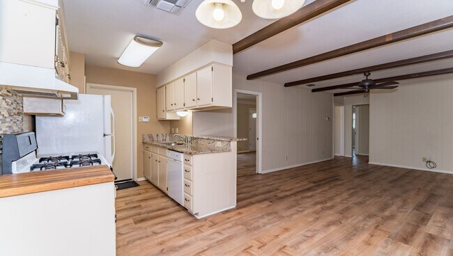 Building Photo - 4146 Longvale Dr