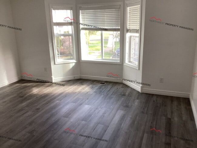 Building Photo - STATUS: *RENTED* | R256 | $2500