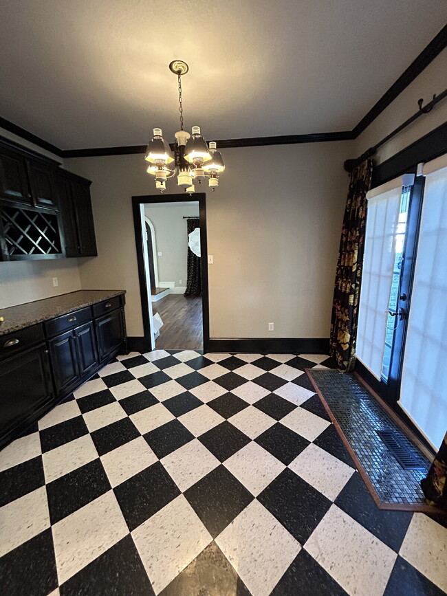 Building Photo - "Charming 4-Bedroom Retreat with Granite F...