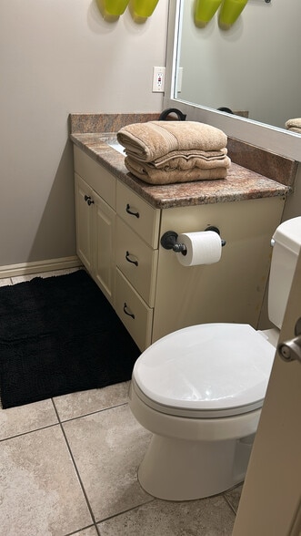 BATHROOM - 845 N Valley View Dr