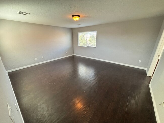 Building Photo - Gorgeous 3Bed/2.5Bath, 2-Story Home located in the Aliante Area- $500 Off Move In Fees