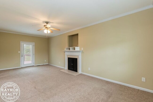 Building Photo - 335 Moonlight Dr