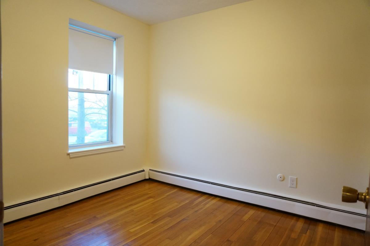 Building Photo - 165 Beacon St