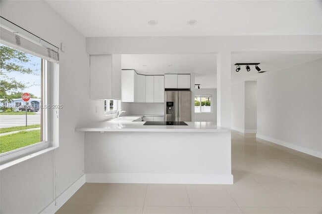 Building Photo - 5250 SW 96th Ave