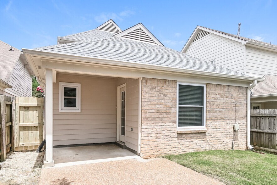 Building Photo - 9217 Lazzini Cove