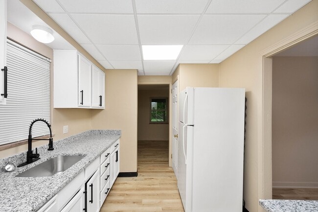 Building Photo - Stunning 2 bedroom home in Wilkins Townshi...